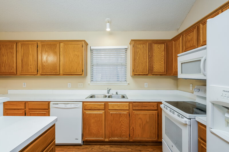 2,120/Mo, 430 Beard Dr Cedar Hill, TX 75104 Kitchen View