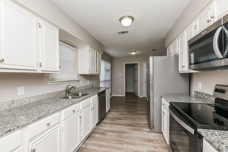 2,180/Mo, 6305 Glen Knoll Dr Fort Worth, TX 76179 Kitchen View