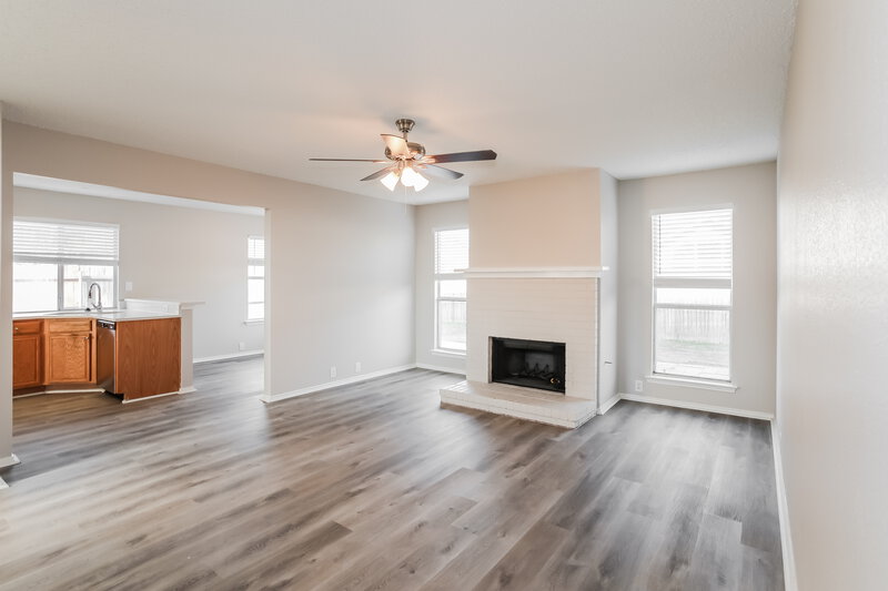 2,775/Mo, 1019 Carlisle Dr Arlington, TX 76017 Living Room View 2