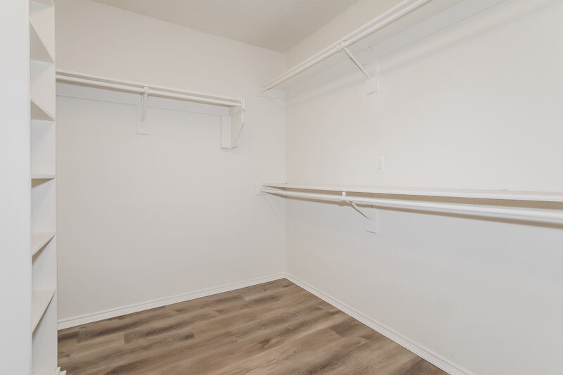 2,775/Mo, 1019 Carlisle Dr Arlington, TX 76017 Walk In Closet View