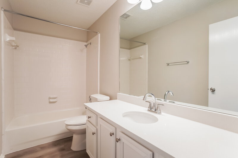 2,775/Mo, 1019 Carlisle Dr Arlington, TX 76017 Bathroom View