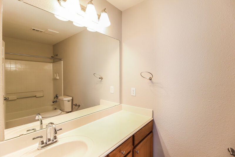 2,185/Mo, 1134 Partridge Dr Aubrey, TX 76227 Bathroom View