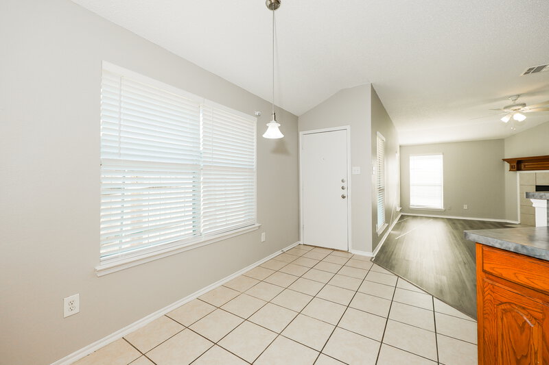 2,595/Mo, 829 Clear Creek Dr Desoto, TX 75115 Breakfast Nook View