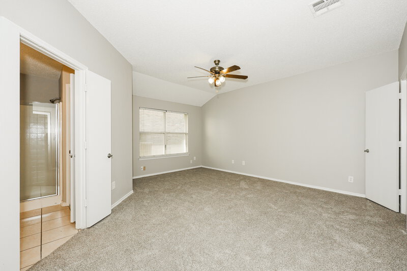 2,595/Mo, 829 Clear Creek Dr Desoto, TX 75115 Main Bedroom View