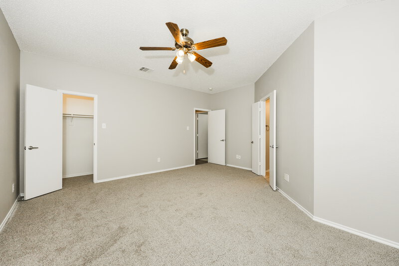 2,595/Mo, 829 Clear Creek Dr Desoto, TX 75115 Main Bedroom View 2