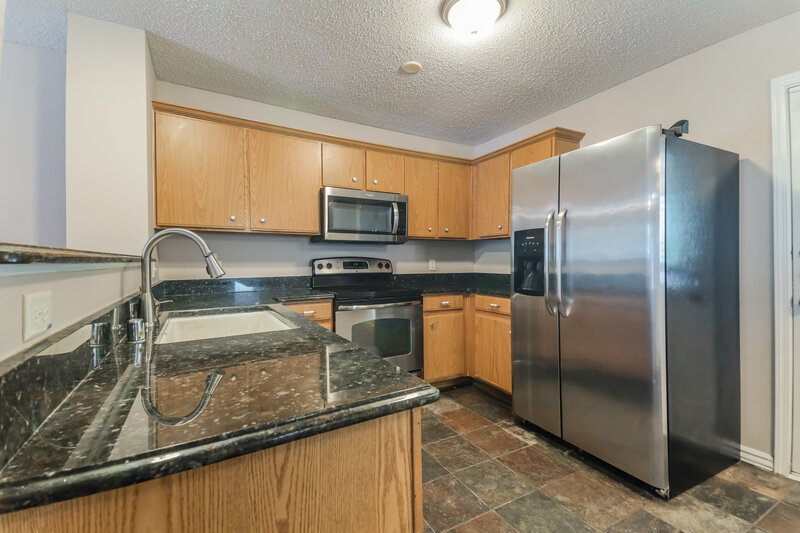 2,195/Mo, 1112 Beechwood Dr Denton, TX 76210 Kitchen View 3