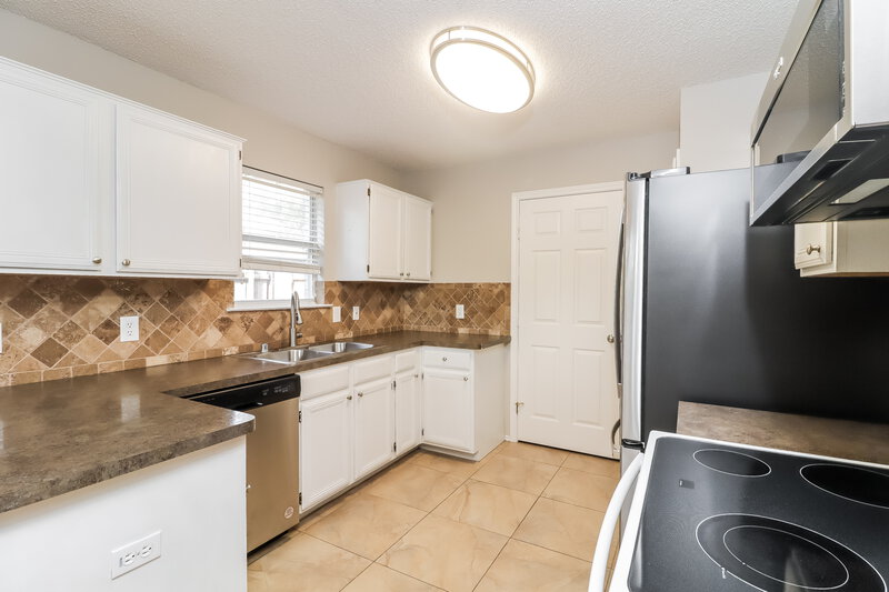 2,390/Mo, 5021 Flat Creek Dr Fort Worth, TX 76179 Kitchen View