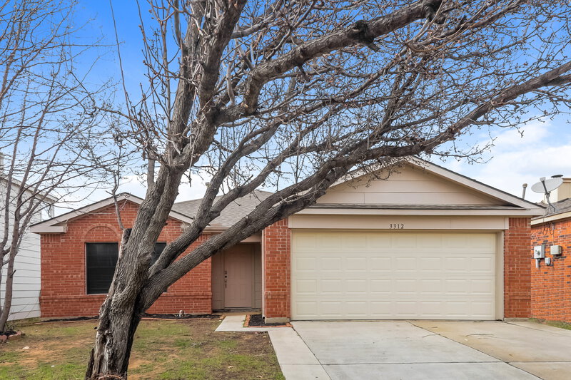 2,000/Mo, 3312 Bent Creek Dr Denton, TX 76210 External View