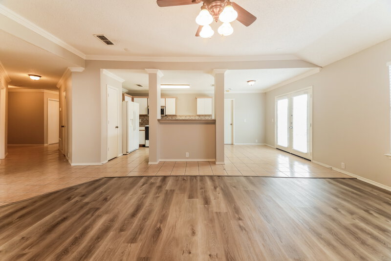 2,000/Mo, 3312 Bent Creek Dr Denton, TX 76210 Living Room View 2