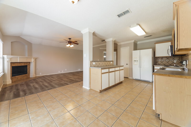 2,000/Mo, 3312 Bent Creek Dr Denton, TX 76210 Dining Room View 2
