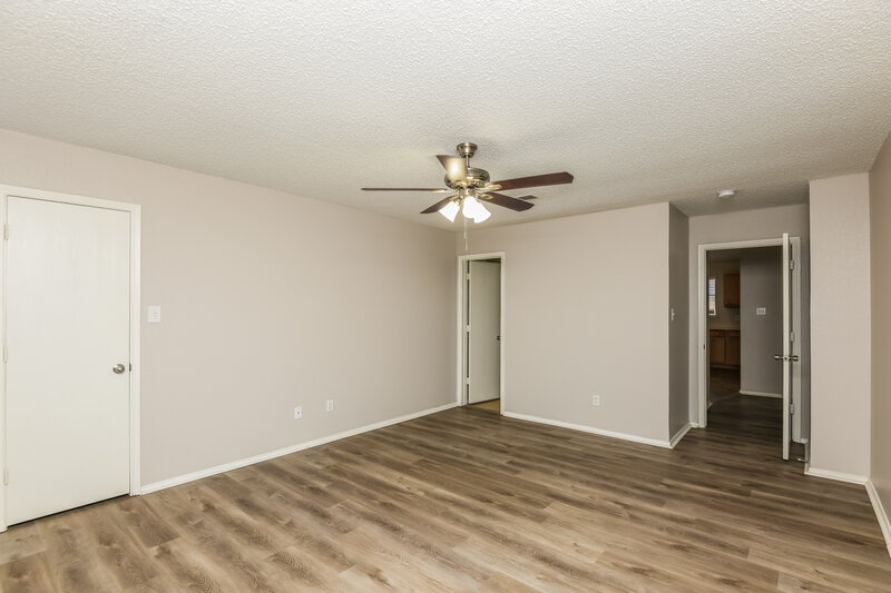 1,880/Mo, 10913 Deauville Cir S Fort Worth, TX 76108 Main Bedroom View 2