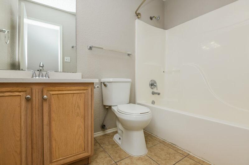 1,880/Mo, 10913 Deauville Cir S Fort Worth, TX 76108 Bathroom View
