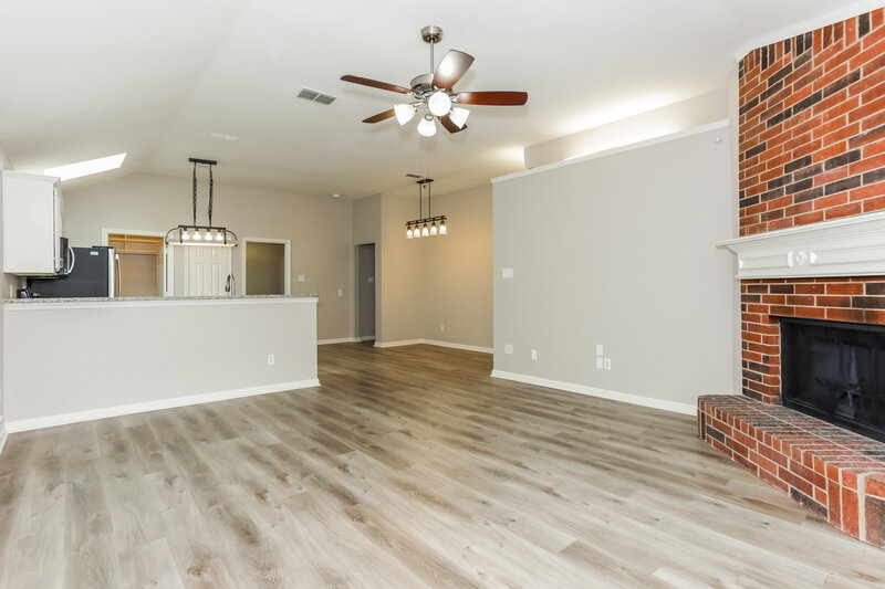 2,570/Mo, 1521 Creekstone Ct Fort Worth, TX 76112 Misc View 3