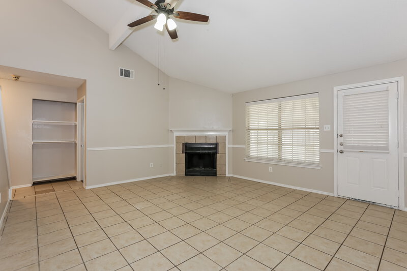 2,530/Mo, 6505 Nicole Way Arlington, TX 76002 Living Room View