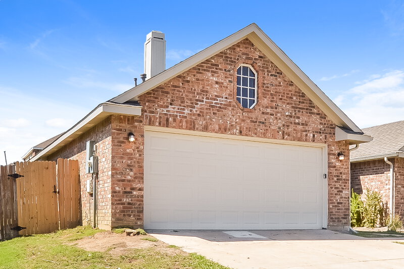 2,230/Mo, 2317 Westview Trl Denton, TX 76207 Front View