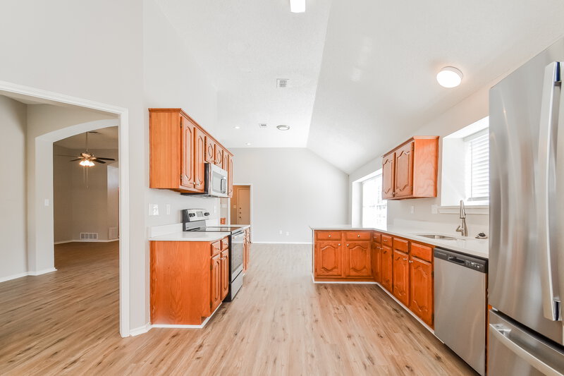 2,230/Mo, 2317 Westview Trl Denton, TX 76207 Kitchen View