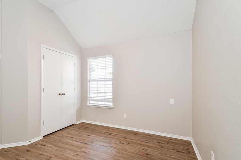2,230/Mo, 2317 Westview Trl Denton, TX 76207 Main Bedroom View 2