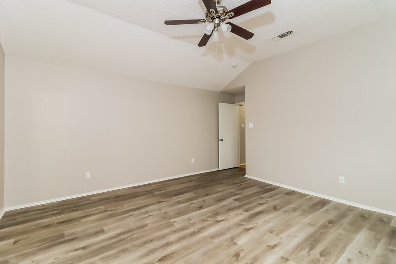 2,780/Mo, 6317 Woodstream Trl Fort Worth, TX 76133 Main Bedroom View 2