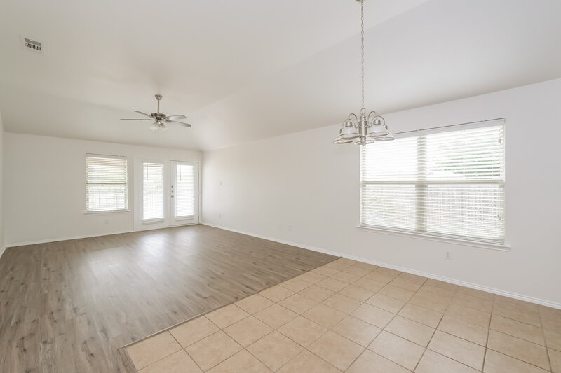 2,580/Mo, 16301 Severn Ln Justin, TX 76247 Dining Room View 2