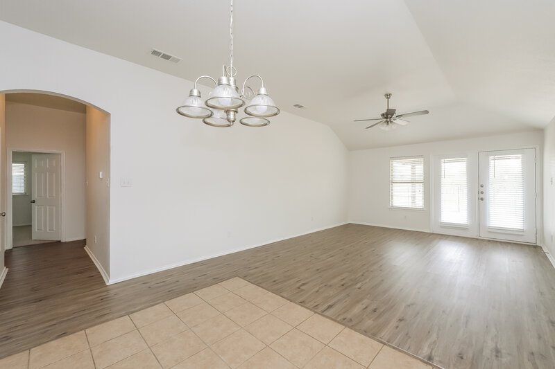 2,580/Mo, 16301 Severn Ln Justin, TX 76247 Dining Room View 3