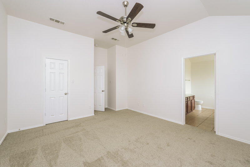 2,580/Mo, 16301 Severn Ln Justin, TX 76247 Main Bedroom View 2