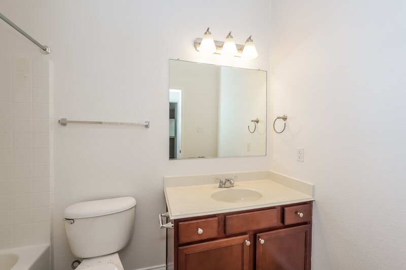 2,580/Mo, 16301 Severn Ln Justin, TX 76247 Bathroom View