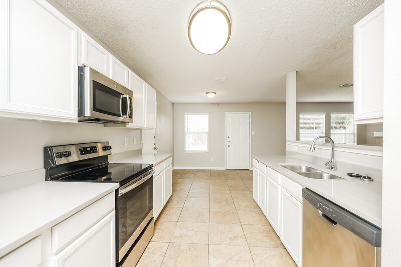 2,425/Mo, 8201 Montecito Dr Denton, TX 76210 Kitchen View 2