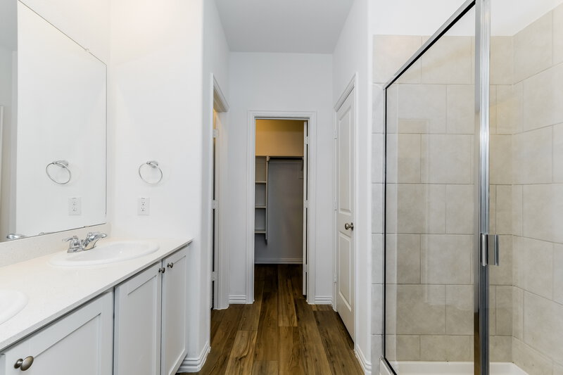 1,965/Mo, 1114 Daffodil Street Princeton, TX 75407 Main Bathroom View