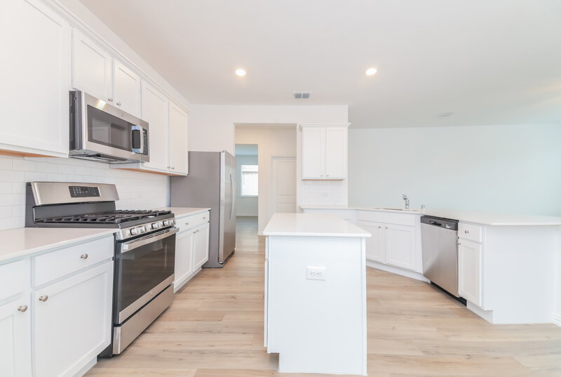 2,050/Mo, 1110 Daffodil Street Princeton, TX 75407 Kitchen View 2