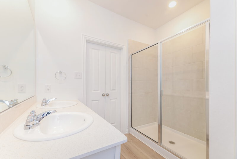 2,050/Mo, 1110 Daffodil Street Princeton, TX 75407 Main Bathroom View 2