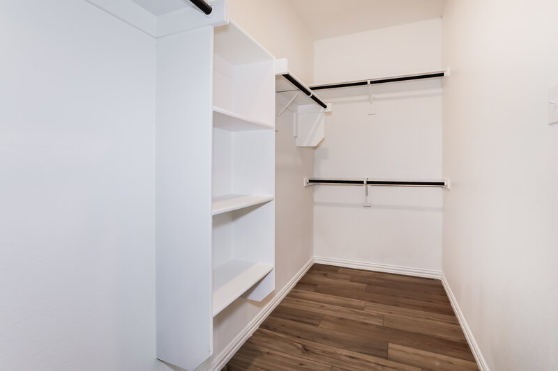 2,190/Mo, 1108 Daffodil Street Princeton, TX 75407 Main Bathroom View 2