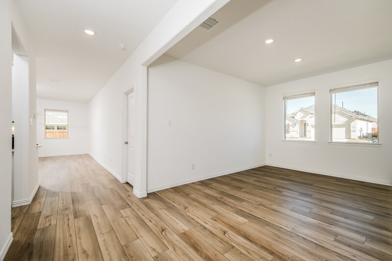 2,185/Mo, 1100 Daffodil Street Princeton, TX 75407 Dining Room View