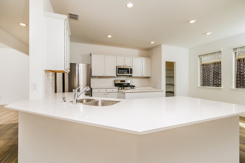 2,185/Mo, 1100 Daffodil Street Princeton, TX 75407 Kitchen View 3