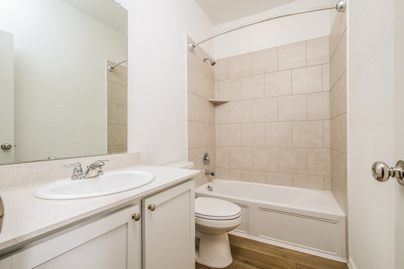 2,185/Mo, 1100 Daffodil Street Princeton, TX 75407 Bathroom View