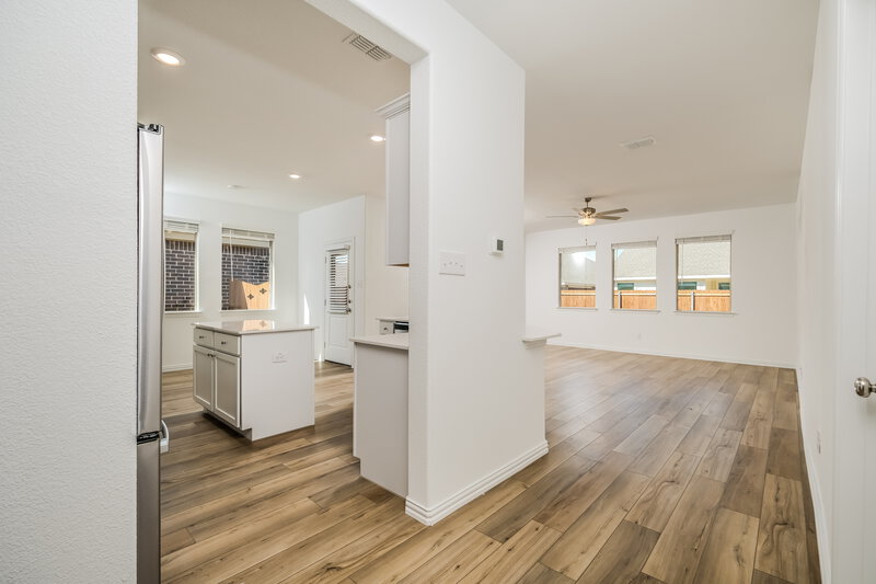 2,185/Mo, 1100 Daffodil Street Princeton, TX 75407 Hallway View