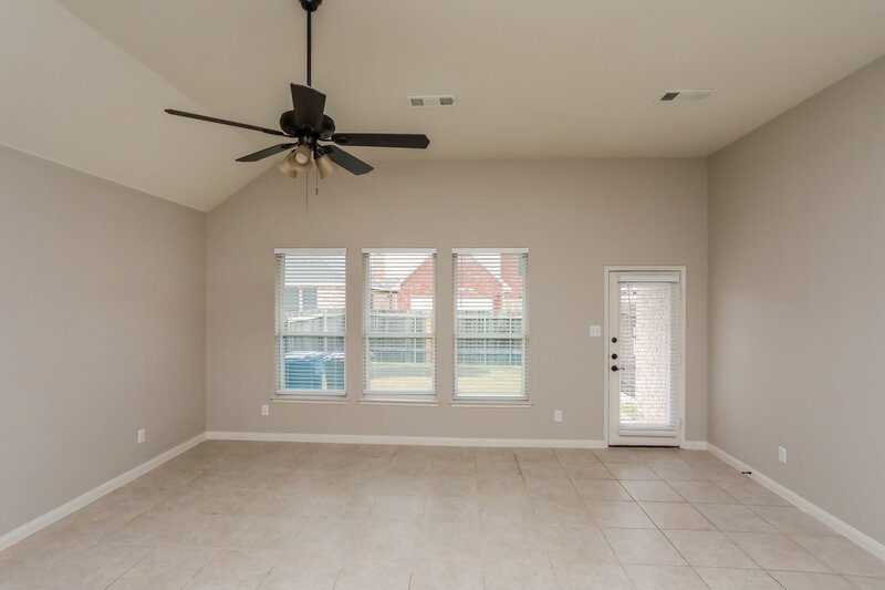 3,105/Mo, 121 Parks Branch Rd Red Oak, TX 75154 Living Room View