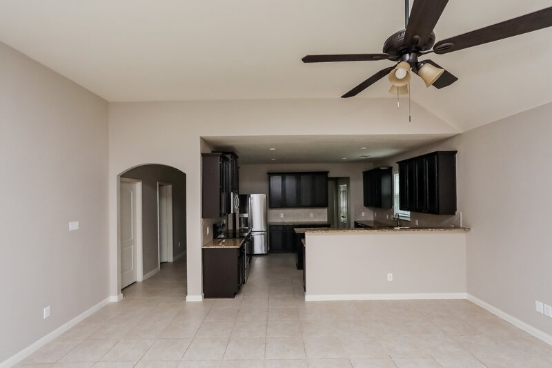 3,105/Mo, 121 Parks Branch Rd Red Oak, TX 75154 Living Room View 2