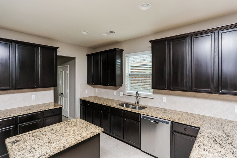 3,105/Mo, 121 Parks Branch Rd Red Oak, TX 75154 Kitchen View