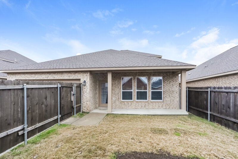 3,105/Mo, 121 Parks Branch Rd Red Oak, TX 75154 Rear View