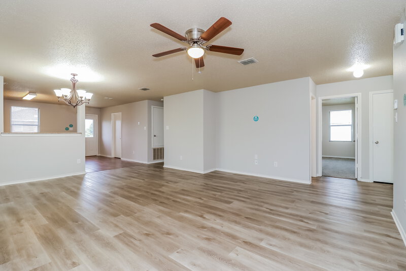 2,550/Mo, 8401 Olivia Meadow Dr Arlington, TX 76002 Living Room View 2
