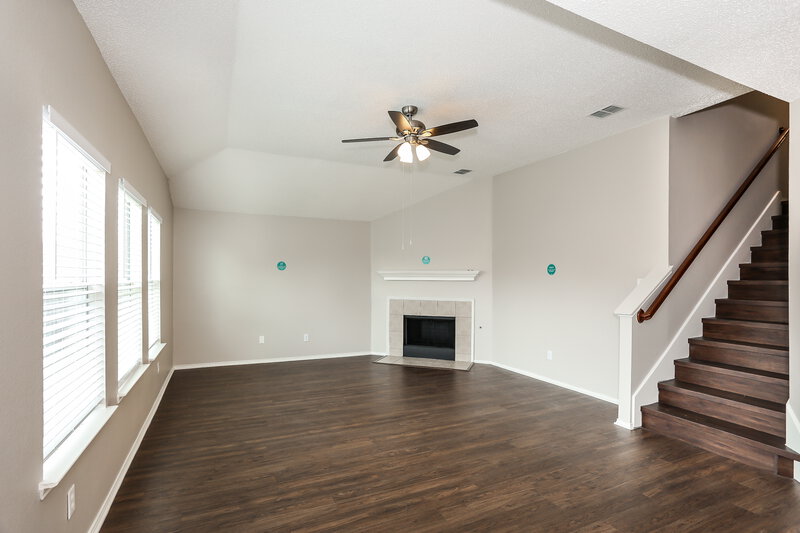 2,120/Mo, 1012 Hanover Dr Forney, TX 75126 Living Room View