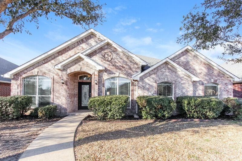 2,510/Mo, 917 Norwood Ln Lancaster, TX 75146 External View