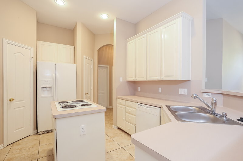 2,265/Mo, 863 Sonora Ln Grand Prairie, TX 75052 Kitchen View 2