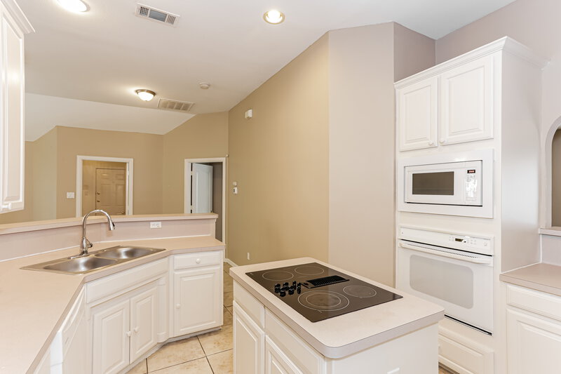 2,530/Mo, 863 Sonora Ln Grand Prairie, TX 75052 Kitchen View 2