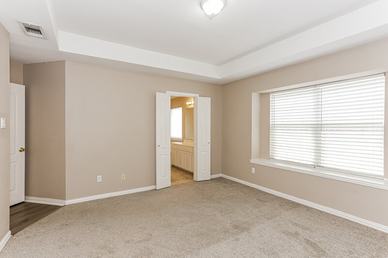 2,530/Mo, 863 Sonora Ln Grand Prairie, TX 75052 Main Bedroom View