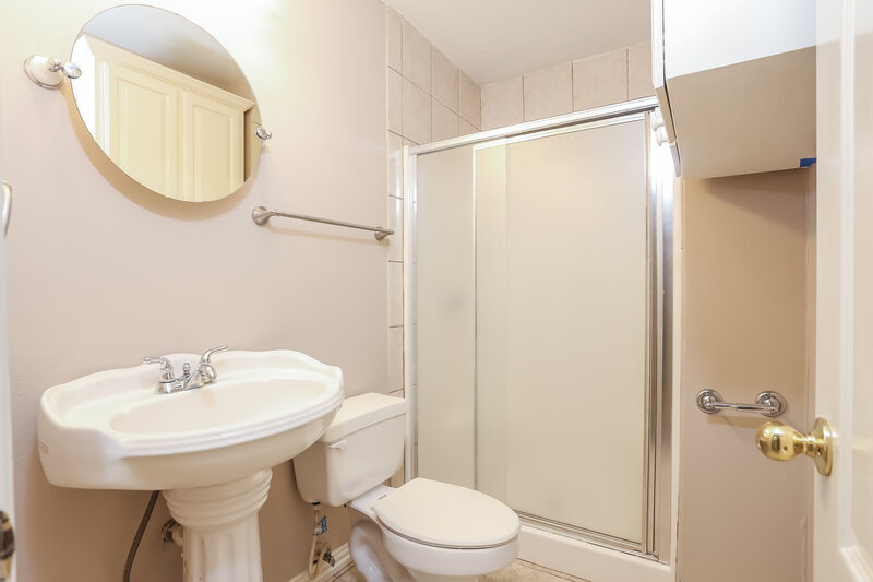 2,265/Mo, 863 Sonora Ln Grand Prairie, TX 75052 Bathroom View
