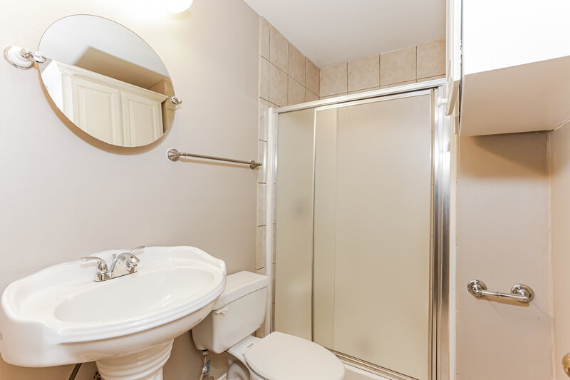 2,530/Mo, 863 Sonora Ln Grand Prairie, TX 75052 Bathroom View