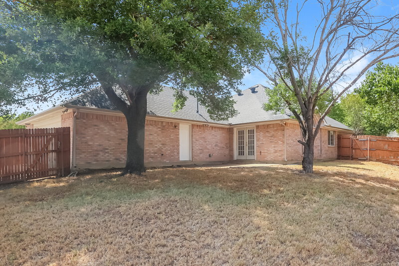 2,265/Mo, 863 Sonora Ln Grand Prairie, TX 75052 Rear View