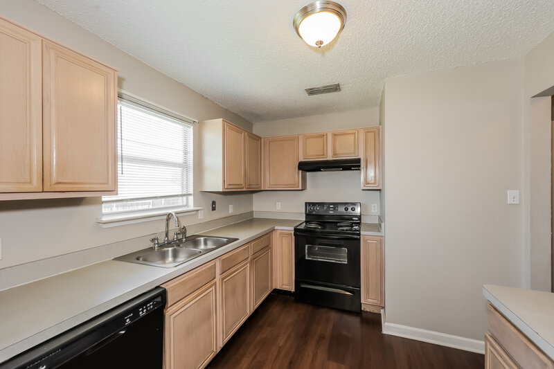 2,410/Mo, 2400 Stagecoach St Fort Worth, TX 76133 Kitchen View