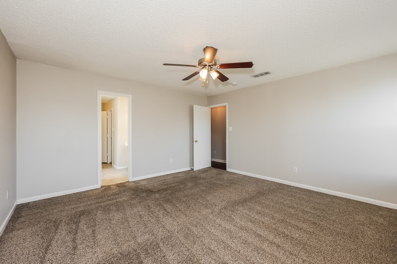 2,410/Mo, 2400 Stagecoach St Fort Worth, TX 76133 Main Bedroom View 2